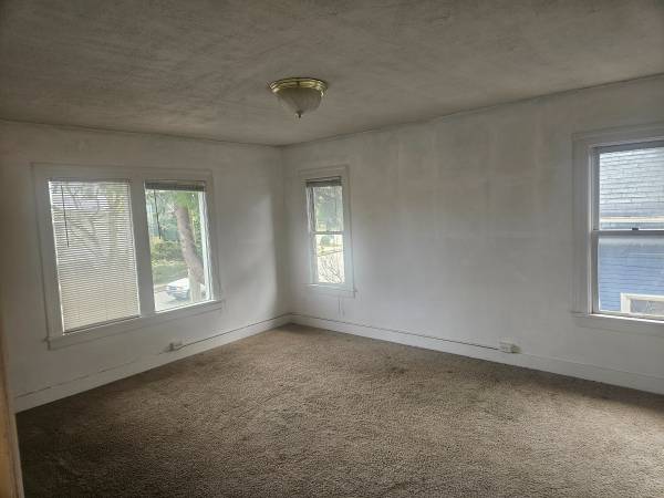 $1,010 / 1br - Large, Quiet Home in North Capitol Hill November 1, flexible move-in (North Capitol Hill)63884778534019122