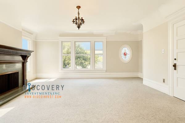 $2,500 / 1br - Historic McCreary-Greer House One Bedroom Apartment Now Available! (berkeley)63850427102465123