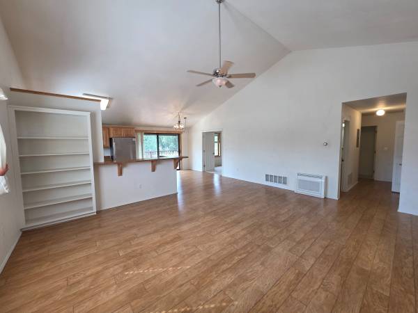 $1,800 / 2br - 1300ft2 - Condominio con vistas al estanque (1190 Pine Street #A, Hamilton, MT)63656994191107123