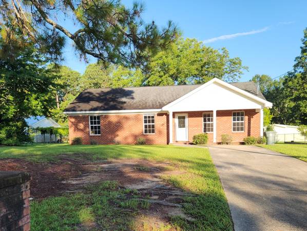 $169,903 / 3br - 1369ft2 - 3/2 Dothan Brick Owner Finance 1335 mth 13000 dn  built 2008 (706 Dogwood Dothan)63765780589443120