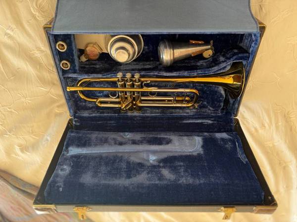 Bach Stradivarius Model 37 Trumpet 1