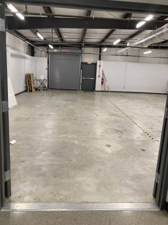 $3,701 / 2961ft2 - Office Warehouse off North Rhett- $15SF (Hanahan)64016107801602122