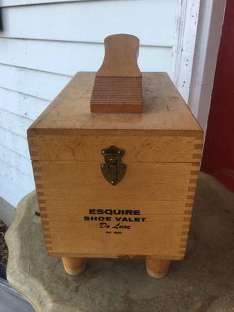 Esquire Shoe Valet 1