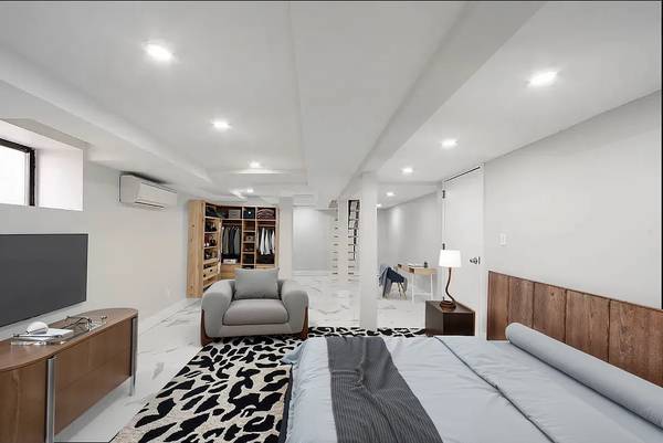 $3,100 / 3br - VIDEO! 🎥✨XXXXL DUPLEX IN CH! 2 BATH ROOMS!MODERN BRIGHT & CHARMING ✨✨ (Brooklyn)64033633410689121
