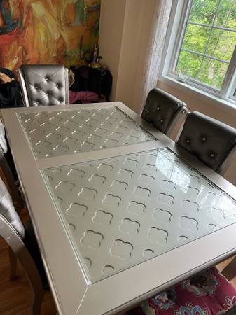DINING TABLE 1