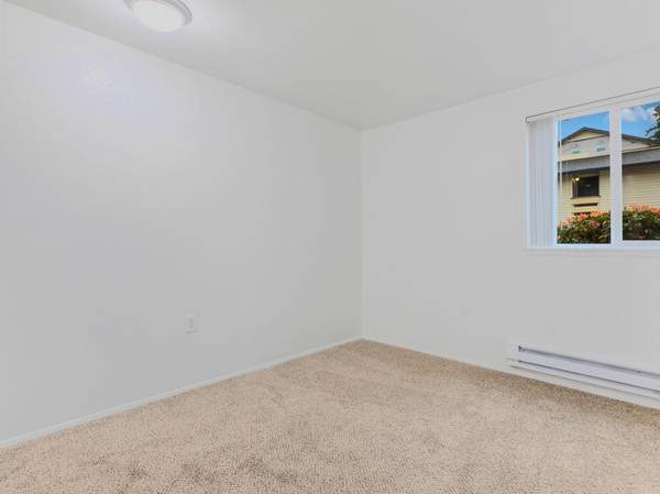 $1,450 / 2br - TOUR READY - MOVE ASAP | Onsite Management + USB Chargers Throughout (Rockwood Area)64039060888193124
