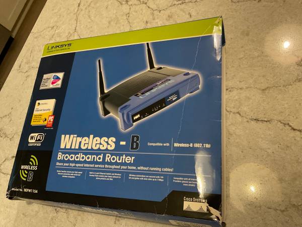 Linksys -B 2.4 GHz broadband router 1