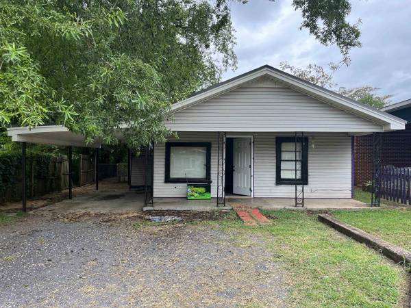 $1,450 / 4br - 4 Bedroom, 2 Bath House in SE Decatur (Decatur)63439782821377120