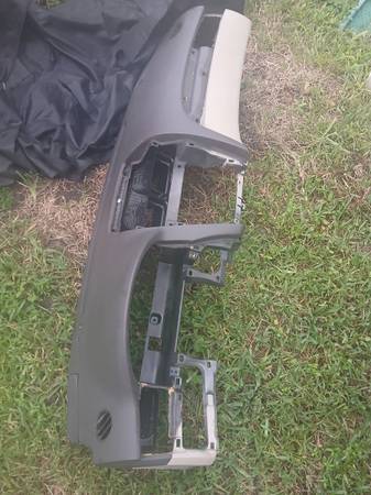 Fs 2004-08 Toyota Solara Tan dash OEM 1