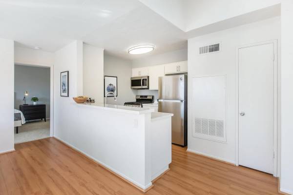 $2,269 / 2br - 822ft2 - Dishwasher, 2/bd 2/ba, Situated in Canyon Country! (18414 W. Jakes Way, Canyon Country, CA)63829233232257123