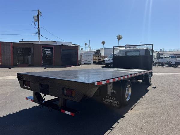 2025 Isuzu NPR 20' - Photo 3