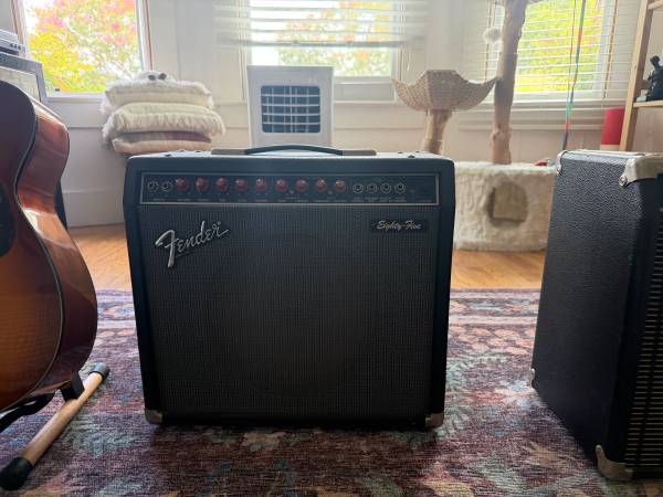 Fender eighty five amp 1
