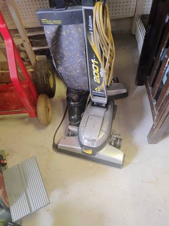 Kirby Vacuum Excellent Condition 1
