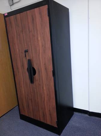 Armario industrial de metal Ironwood con cerradura - $10062960126708995121