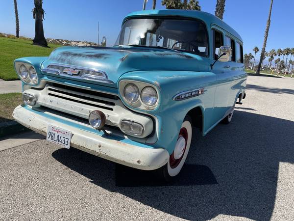 1960 Chevrolet Apache Suburban Carryall 1