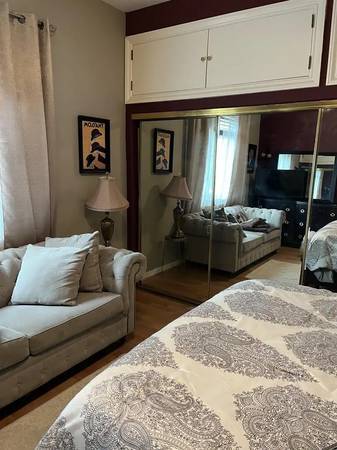 $550 Shared house with private room and bath available now (Chapel Hill)63685980114177121