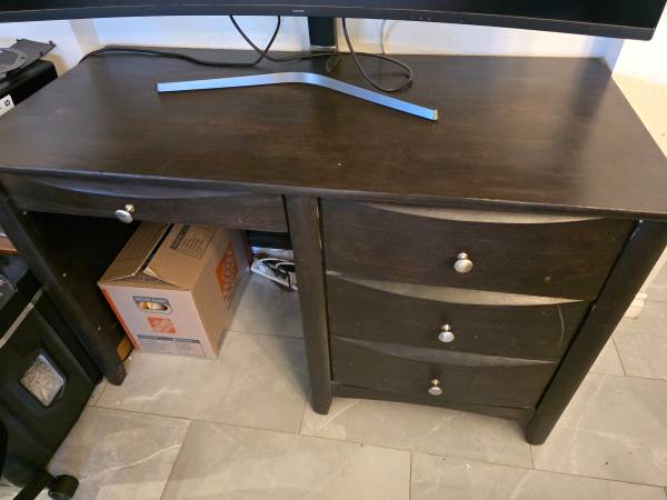 Wood Desk 1