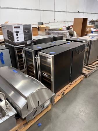 Summerset equipment , grills, side burners, power burners, doors, draw 1