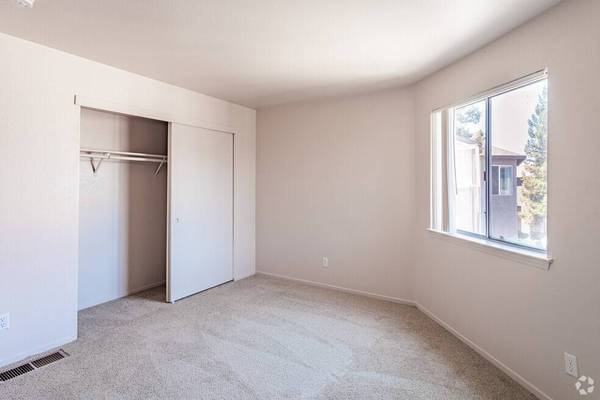$1,390 / 2br - 918ft2 - 918ft2 - 2x2 Campus Cozy! (Davis)63961336280963122