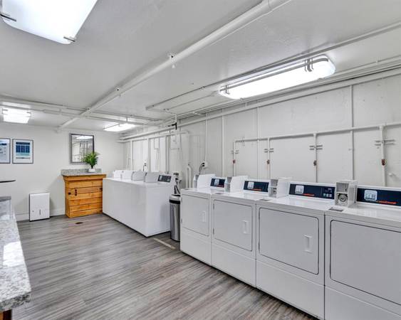 $1,495 / 2br - FREE GIFT after TOURING! Onsite Garages, Year-Round Amenities (Beaverton)63914740253827124
