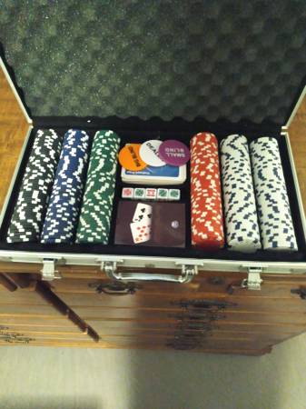 Case poker chip set 1