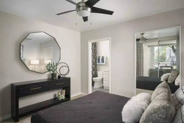$1,474 / 1br - 762ft2 - Come Home to Comfort: Where Every Corner Invites and Delights! (Glendale - Arrowhead Towne Center)64024996637826124