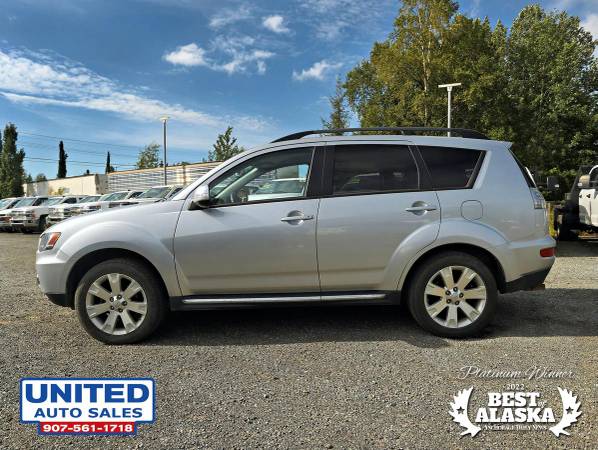 2012 Mitsubishi Outlander SE Sport Utility 4D - $9,995 (+ United Auto Sales)63469878873347123