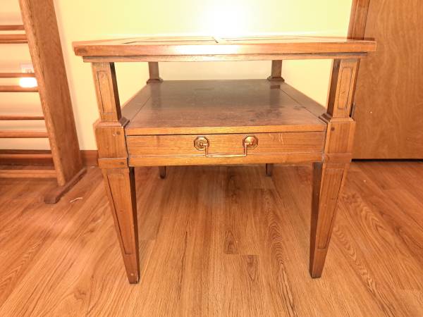 Tomlinson MidCentModrn end table w/ granite inserts 1