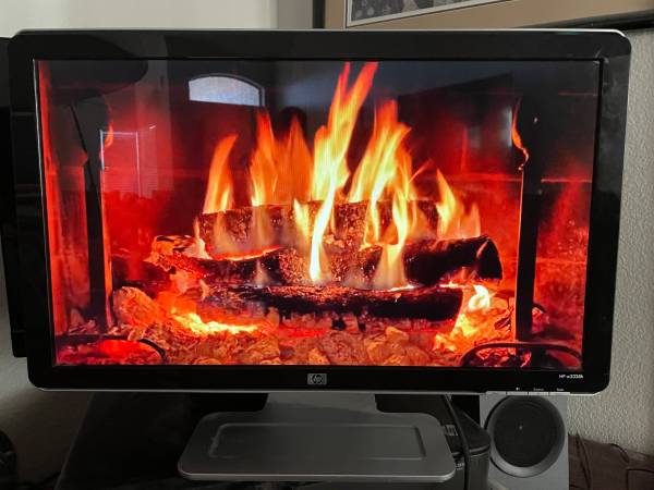 HP - 23"  Flat-Panel LCD Monitor 1