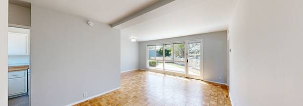 $3,261 / 1br - 691ft2 - 136 Gonzalez@Diaz/Charming Parkmerced Townhouse/Parking/Pets OK! (ingleside / SFSU / CCSF)63847325719939123