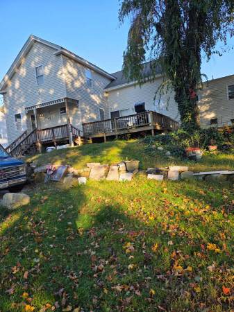 Move in Ready, Large 2nd floor 2 beds 1