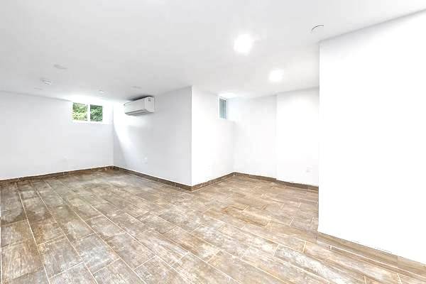 $4,200 / 2br - Duplex For Rent, Private Backyard NO FEE (Ridgewood)63827341971329122