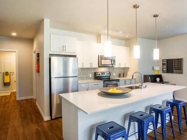 $2,157 / 1 hab - 750 pies² - Estaciones de carga para vehículos eléctricos, Puertas de entrada de núcleo sólido, Pisos estilo madera dura (1036 7th Ave NW Issaquah WA 98027)63862176514179122