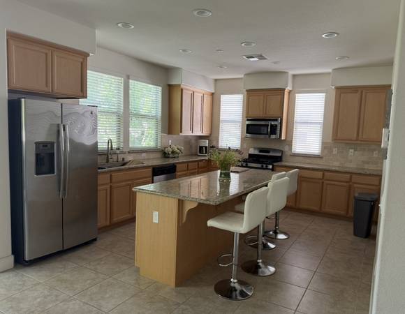 Newer upscale townhouse room/suite for rent 1