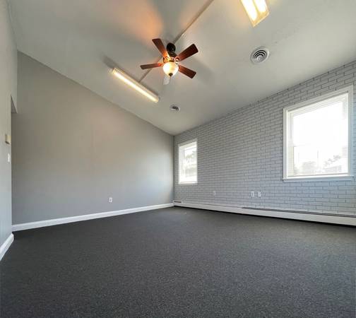 $1,050 / 450ft2 - Beautiful, Quite, Inexpensive Office Space (Arbutus)63694872338817121