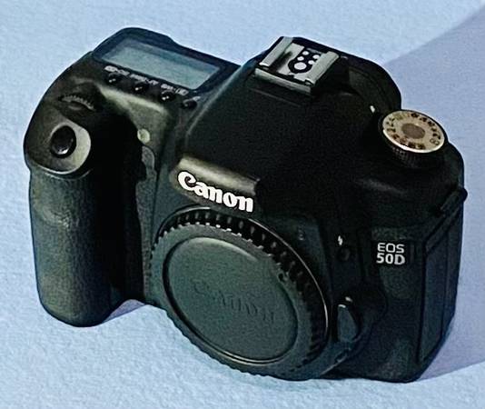 Canon EOS 50D Body + NEW Battery 1