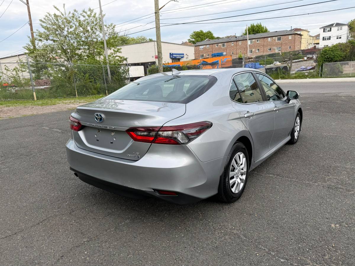 2023 Toyota Camry hybrid LE