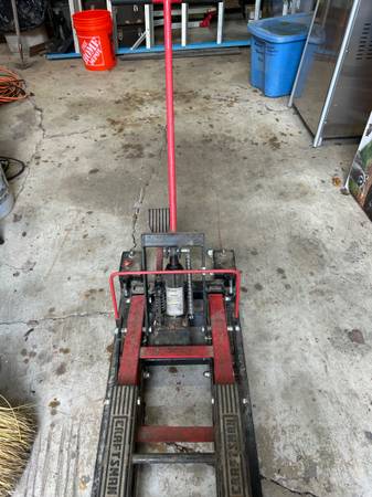 CRAFTSMAN MOTORCYCLE JACK 1