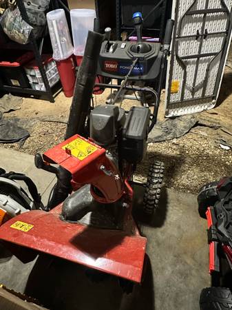 REDUCED Toro PowerMax Snow Blower 1