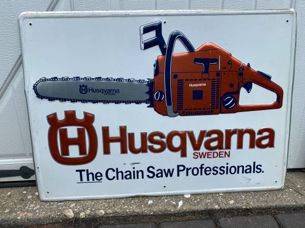 Original vintage Husqvarna the chain saw professionals metal sign 1