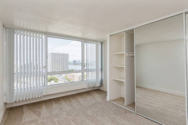 $2,570 / 2br - 900ft2 - Enjoy 3 Months Off! (oakland lake merritt / grand)63847327467009121
