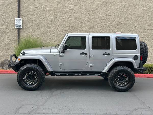 2015 Jeep Wrangler Unlimited Rubicon - ELEVADO - CUERO - MODIFICACIONES OVERLAND - $20,900 (Jeep Wrangler en Beaverton)63441436240515124
