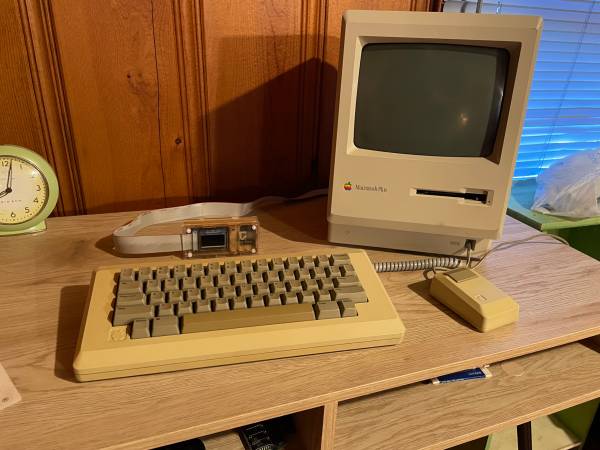 Apple Macintosh Plus Computer 1986 1