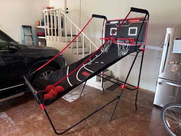 ESPN 2-PLAYER LED ARCADE BASKETBALL GAME 1