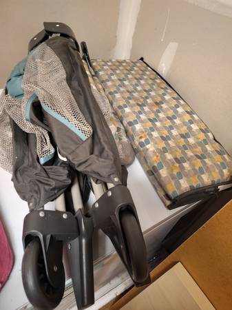 Foldable bed for infant 1