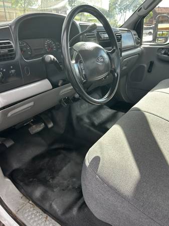 2005 Ford F-450 - Photo 10