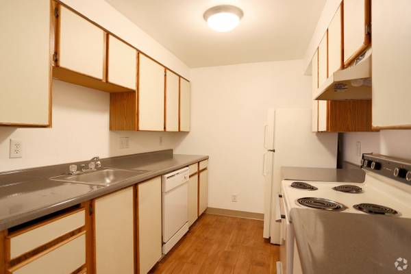 $1,421 / 2br - 792ft2 - All the comforts of home - at a great low price! 2 bed, 1 bath! (Gresham - North Central)63914854675075122