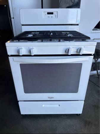 2021 Whirlpool 30” Gas stove with oven 1