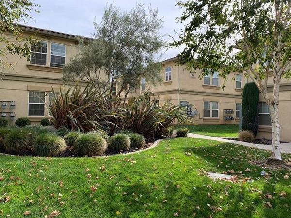 $1,965 / 1br - 802ft2 - Patio, Washer/Dryer Hookup, Microwave, Refrigerator63970304001795122