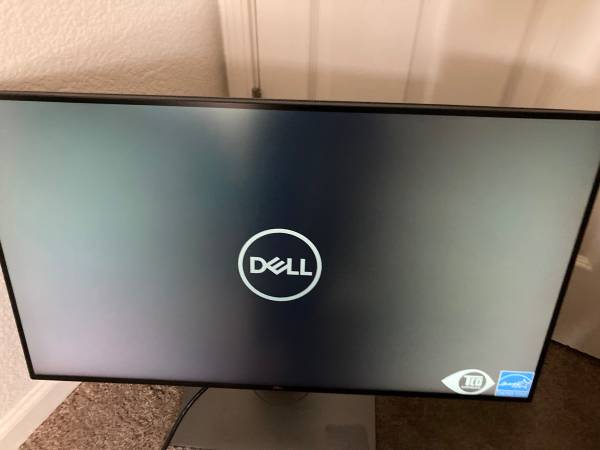 Dell Flat Panel Monitor 32” 1